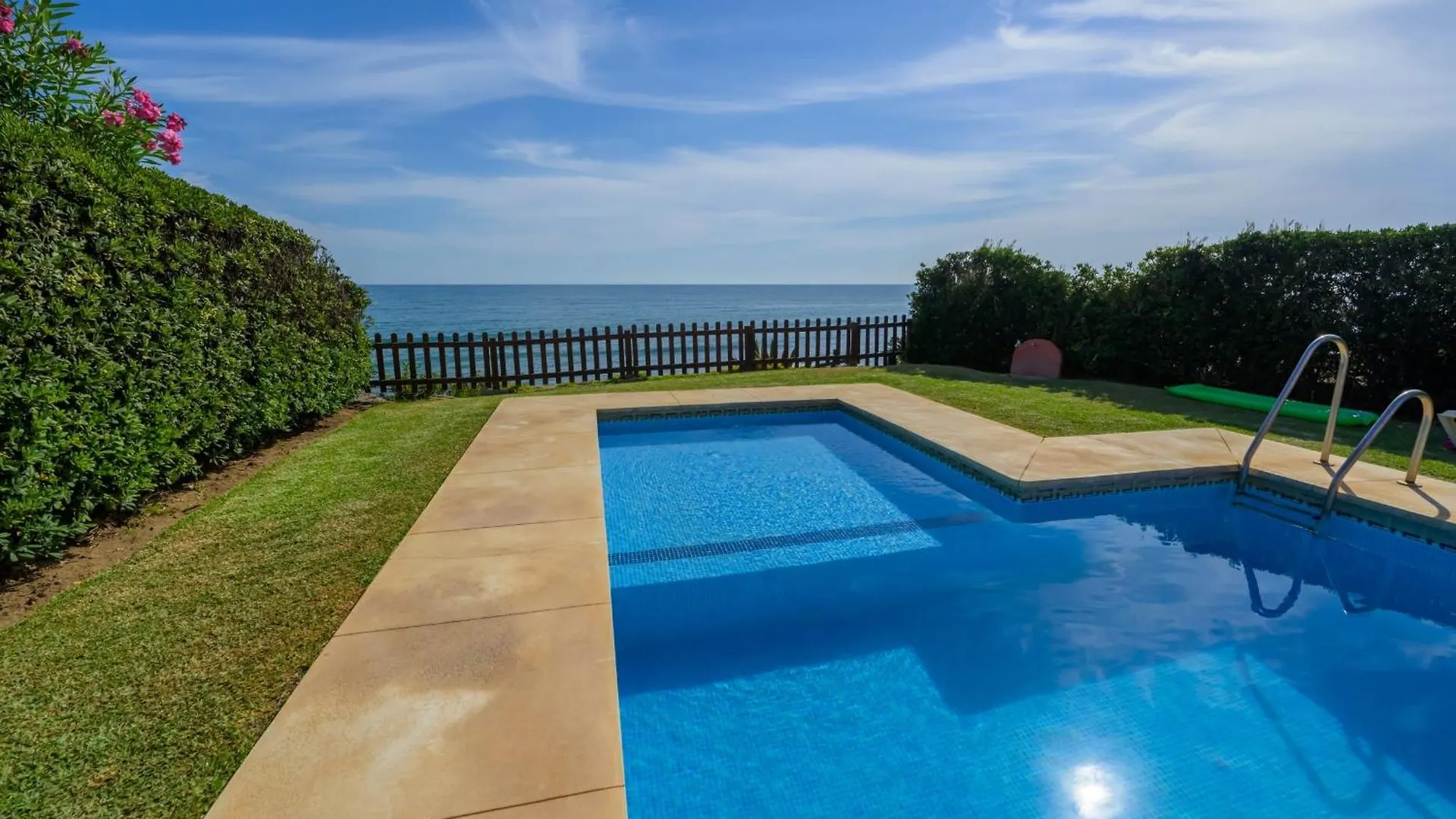 Holiday home Beautiful Frontline Beach Townhouse Marbella